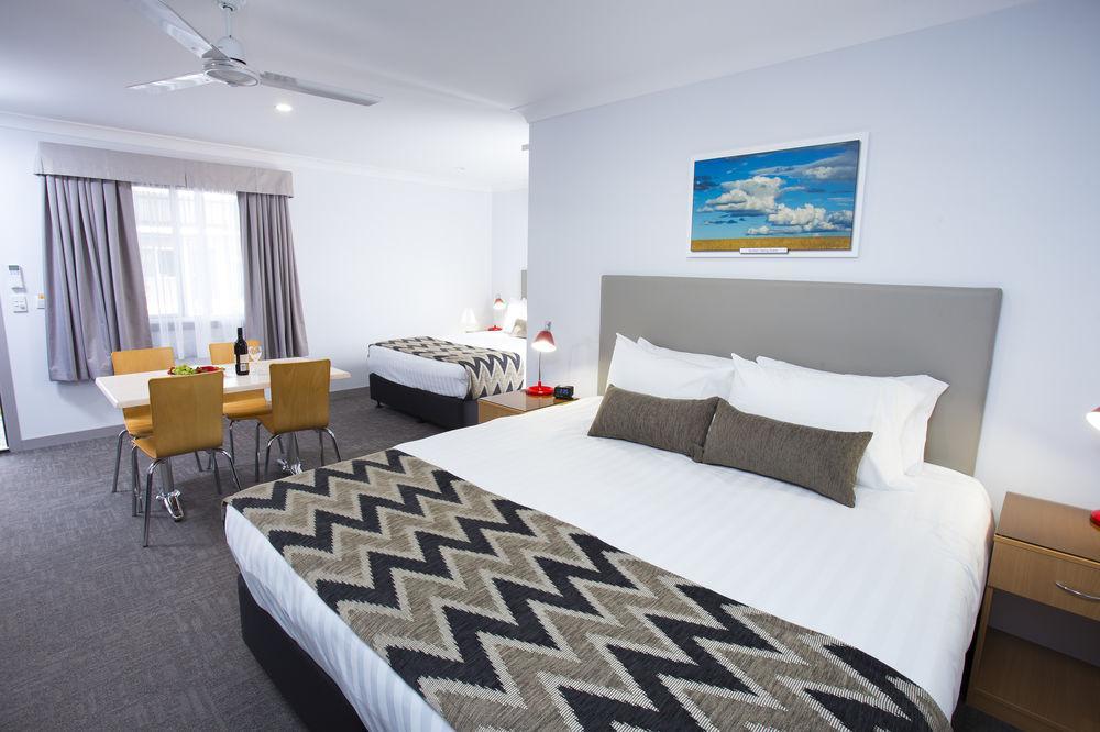 טוומבה Altitude Motel Apartments מראה חיצוני תמונה