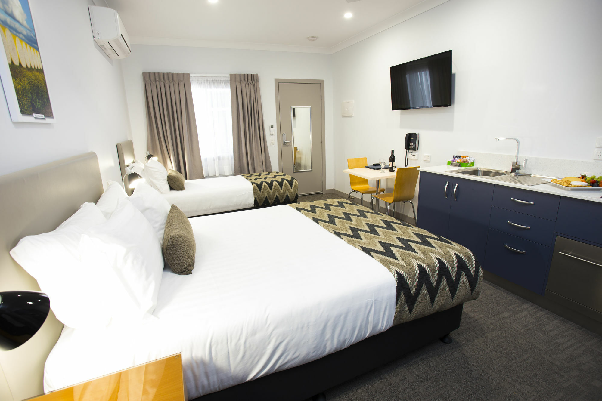 טוומבה Altitude Motel Apartments מראה חיצוני תמונה