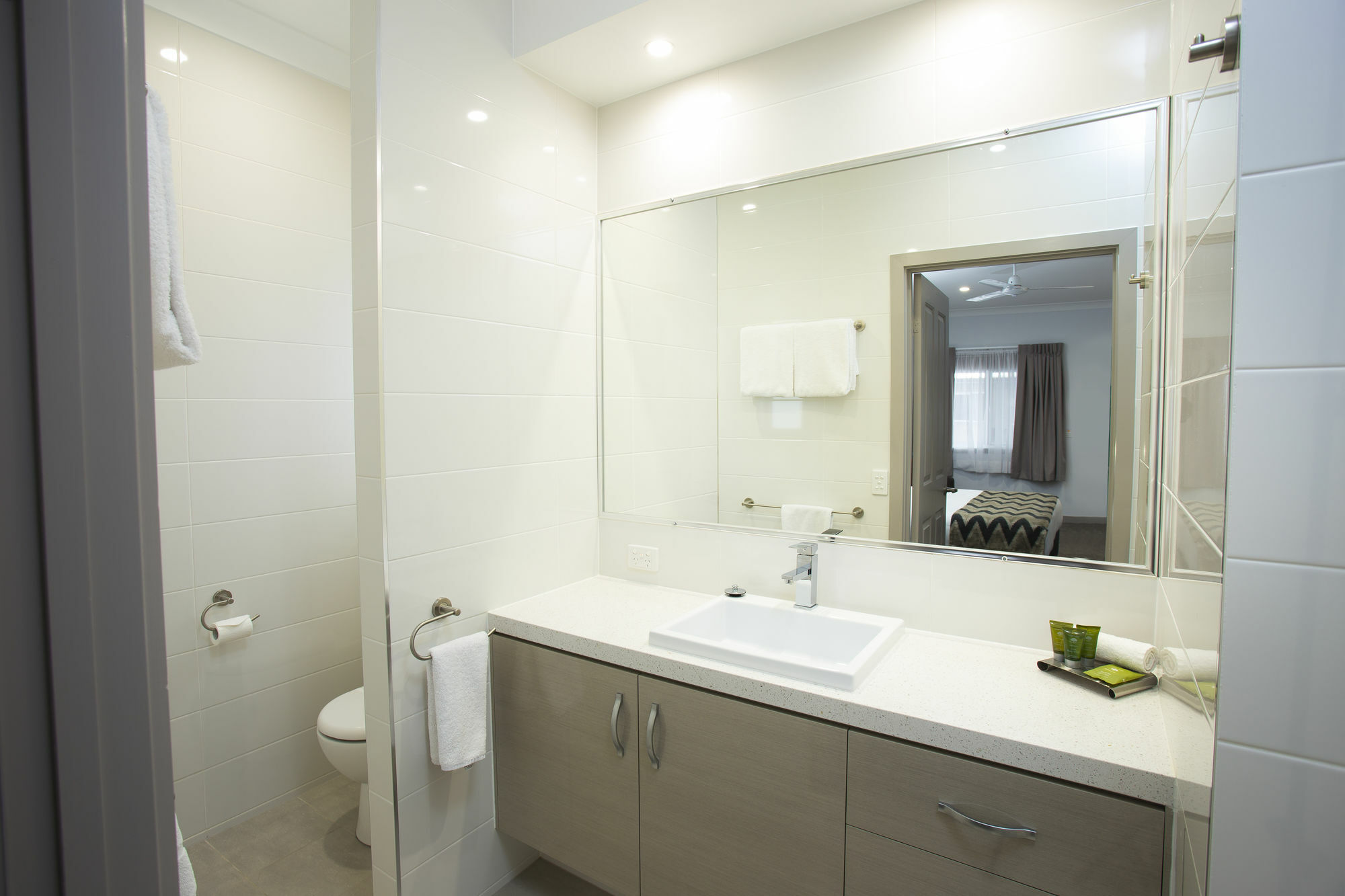 טוומבה Altitude Motel Apartments מראה חיצוני תמונה