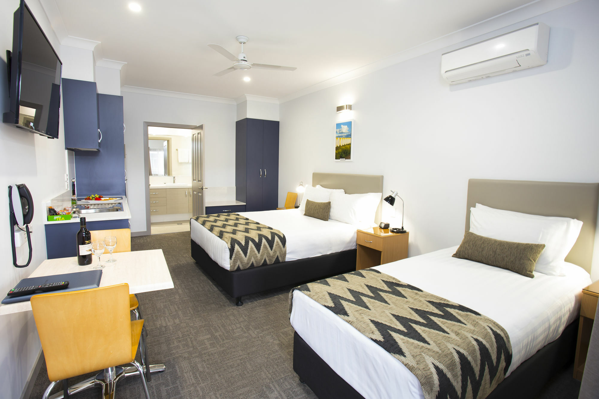 טוומבה Altitude Motel Apartments מראה חיצוני תמונה