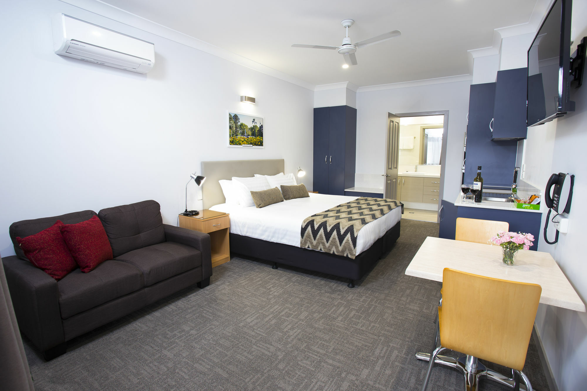 טוומבה Altitude Motel Apartments מראה חיצוני תמונה