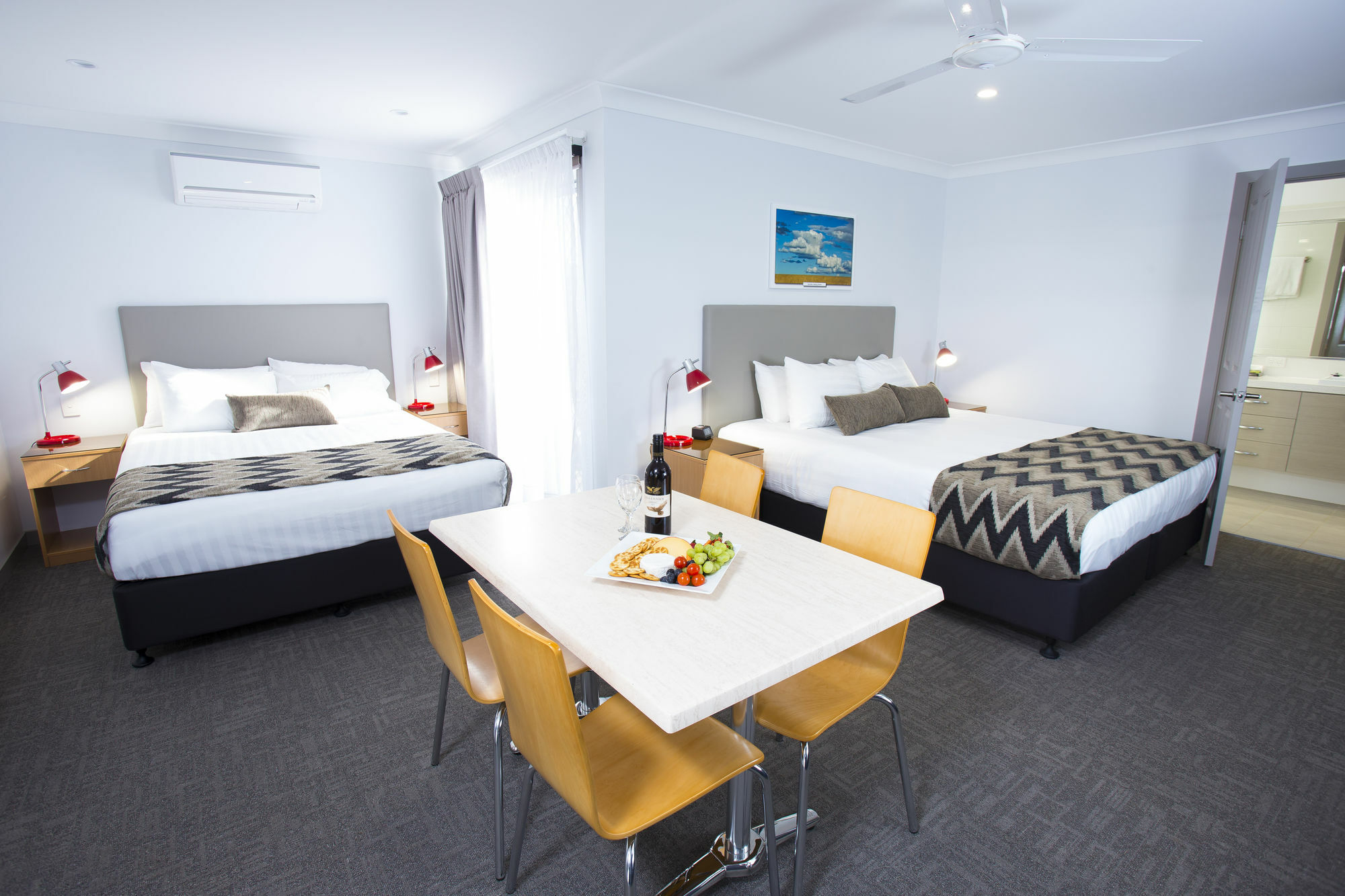 טוומבה Altitude Motel Apartments מראה חיצוני תמונה